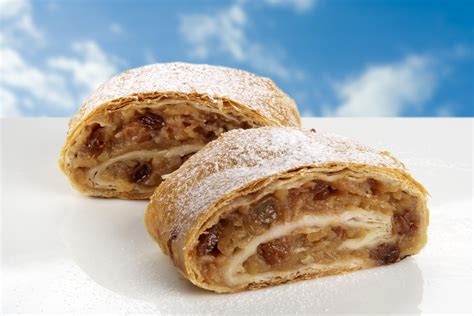 priprava testa za jabolčno pito, gnetenje