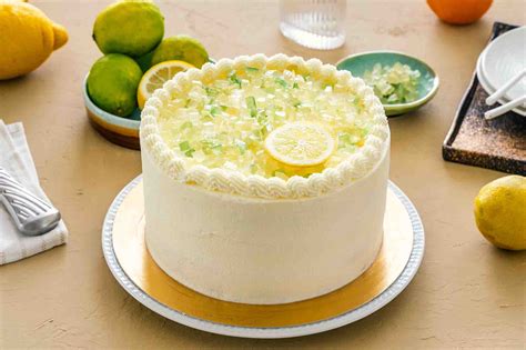 Shema: Plasti torte - biskvit, limonina krema, meringue, dekoracija