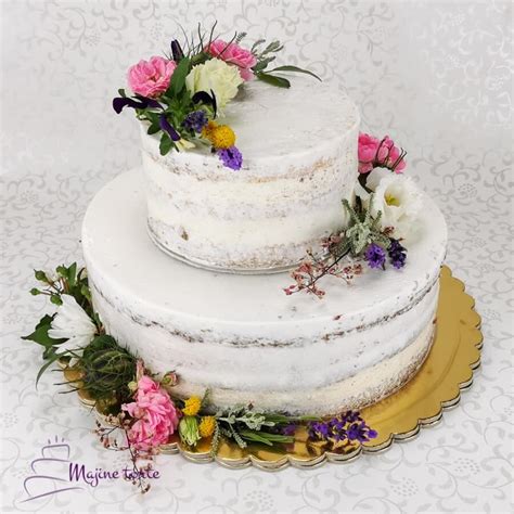 slika elegantne večnadstropne poročni torte