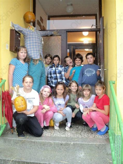 Fotografija pečene purice z jesenskimi plodovi