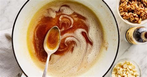 Fotografijo rjavega masla (beurre noisette)