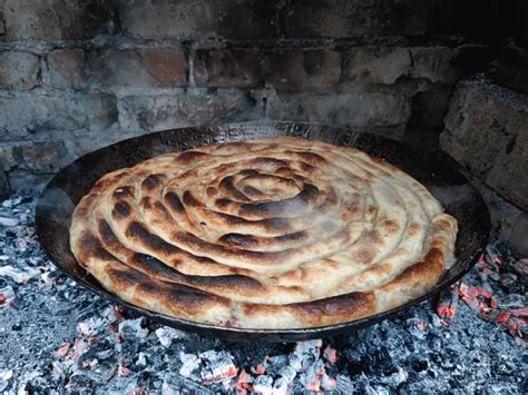 Fotografija zvijanja bureka v polžka