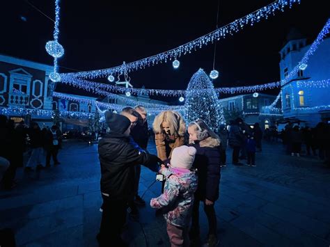 Tematska fotografija domačih sladolednih lučk v modelčkih