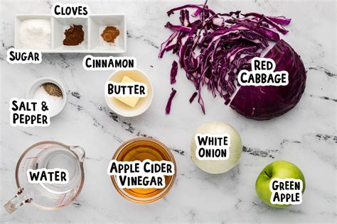 Infographic of red cabbage ingredients