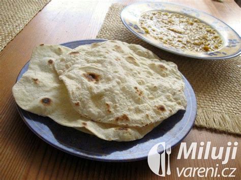 Zbirka indijskih kruhkov: čapati, parota in puris