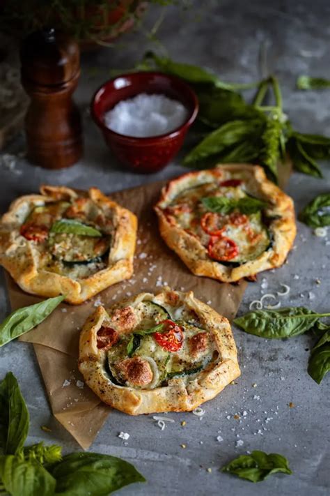 zelenjavne toast rolice z jajčevcem