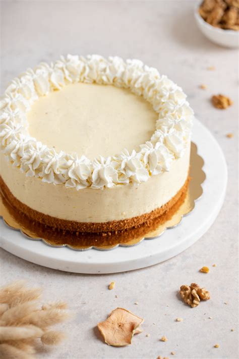 Garaš torta z orehovim biskvitom
