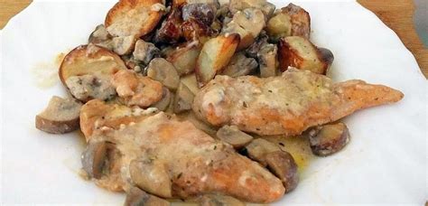 Pečeni piščanec z gobami, smetano in krompirjem