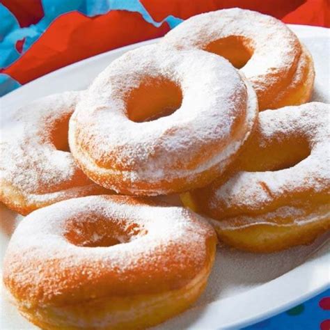 Klasični cvrti ameriški krofi z luknjo
