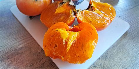 prikaz zrelih kakijev