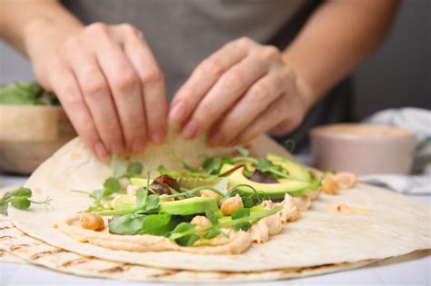 Prikaz priprave in peke domačih tortilj