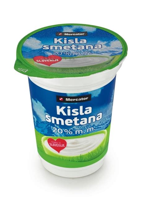 Infografika: Vpliv različnih sestavin na kalorično vrednost kumaricnih omak (olje, kisla smetana, jogurt)
