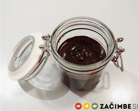 Sestavine za veganski čokoladni ganache