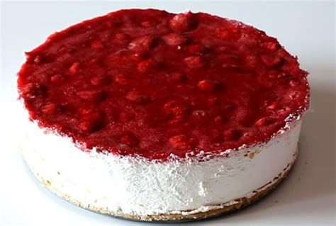 Priprava jagodnega preliva za čizkejk