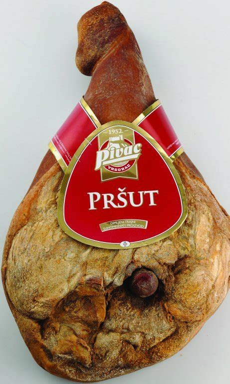 Tematska fotografija kakovostnega pršuta s kostjo