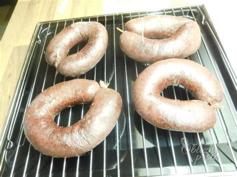 slika domačih krvavic v pekaču