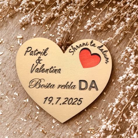 čokoladna tablica v obliki srca z napisom
