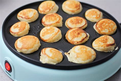 Shematski prikaz korakov priprave testa za poffertjes.