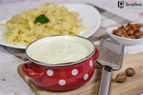 Shema sestavin za bešamel: maslo, moka in mleko v pravilnih razmerjih