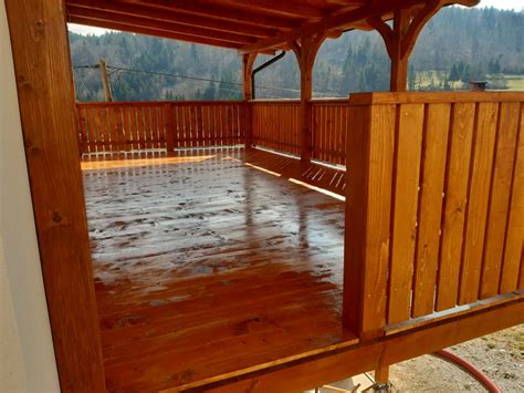 Notranjost Picerije Četara in pokrita terasa