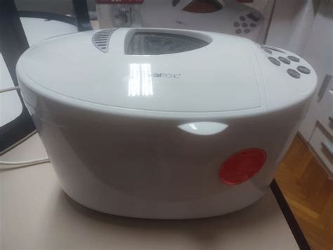 Ilustracija svežih klapavic, pripravljenih za peko