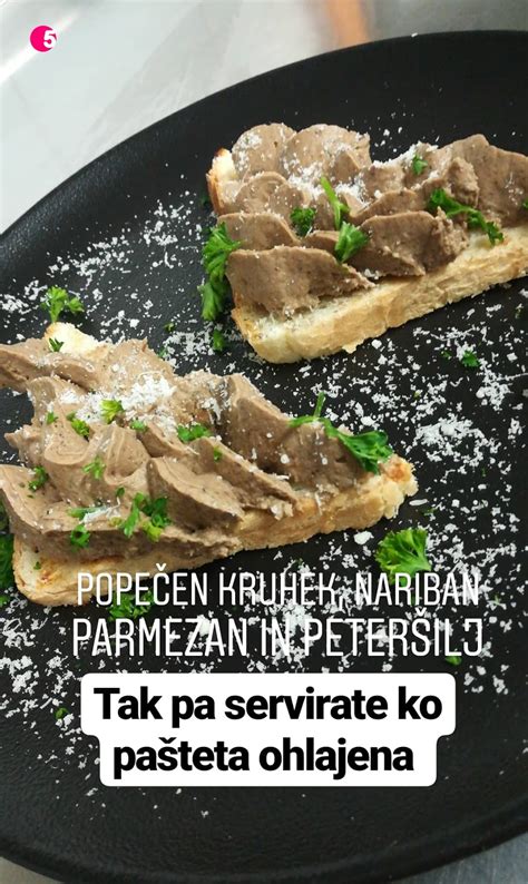 Prikaz sestavin za domačo jetrno pašteto: sveža jetra, meso, čebula, začimbe.