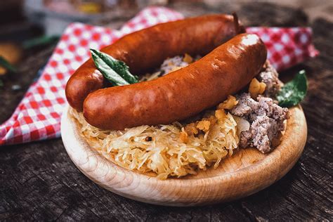tradicionalna kranjska klobasa pred kuhanjem