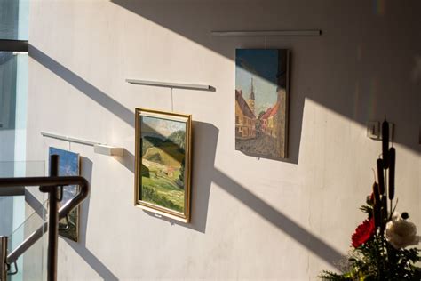 Fotografija umetniških del razstavljenih v galeriji ali na Domačiji Rezelj