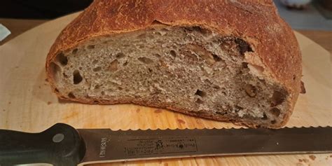 Prikaz osnovnih sestavin za francoski kruh.