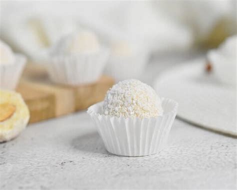 Razporeditev sestavin za pripravo Raffaello kroglic