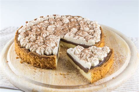 tiramisu pita s piškotno podlago