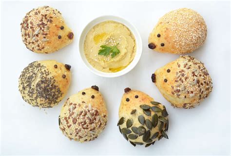 fotografija mehkih bombet s semeni, pripravljenih za peko