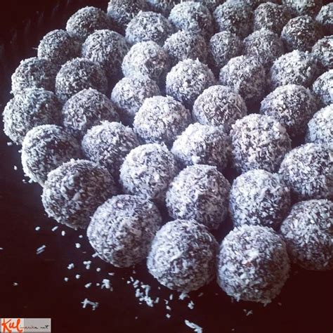 različni načini drobljenja piškotov za rumove kroglice