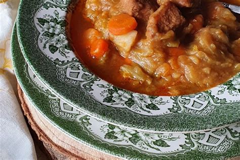 Postrežena enolončnica iz sladkega zelja