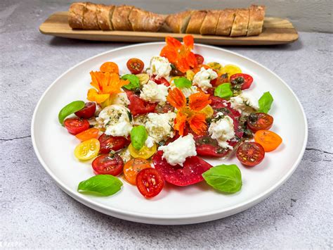 slika sveže majonezne omake z inčuni in jalapenom