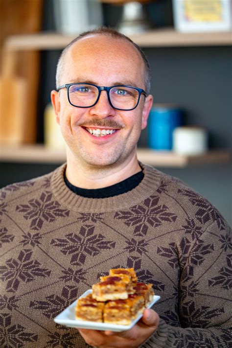 Kreativna predjed iz kumar in namaza iz sušenih paradižnikov