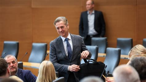 Tabela s primerom strukturiranega dnevnega reda in sprejetih sklepov.