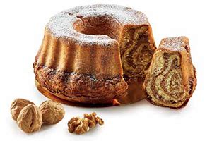 Okrogla potica z orehovim nadevom