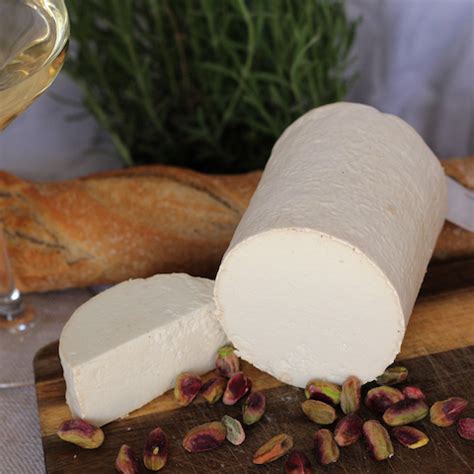 Fotografija: La Brique de Chevre, kozji sir v obliki opeke/kvadra