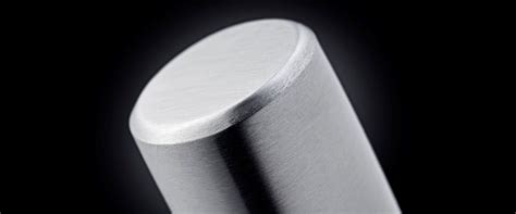 Tabela primerjave materialov pekačev (karbonsko jeklo, nerjaveče jeklo, keramika, aluminij)