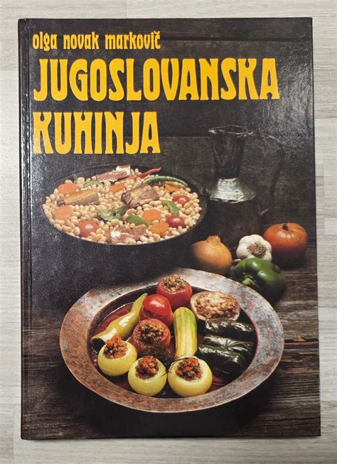 Portret kuharice Olge Markovič Novak pri delu