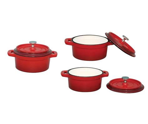prikaz tradicionalne posode za peko s kupolastim pokrovom na žerjavici