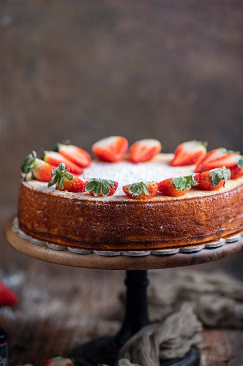 Torta z jagodnim prelivom