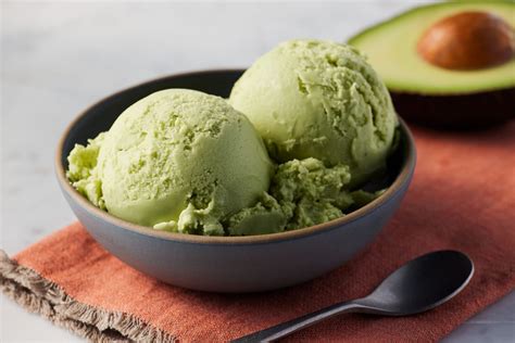 Various desserts with avocado, such as mousse, ice cream and spreads