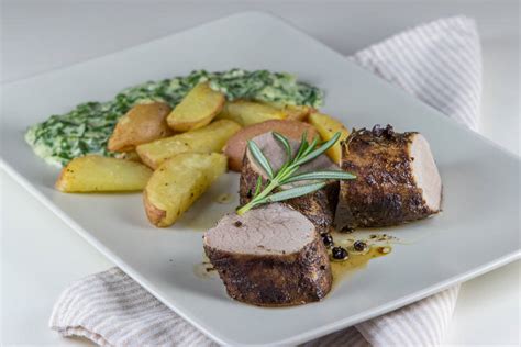 priprava in obdelava svinjske ribice za medaljone