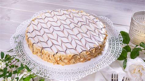 fotografija Esterhazy torte z značilnim vzorcem