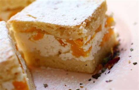 Recept za skutino pecivo z breskvami