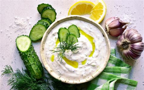Ožemane naribane kumare za tzatziki