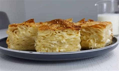 Fotografija raznovrsnih pita i gibanica