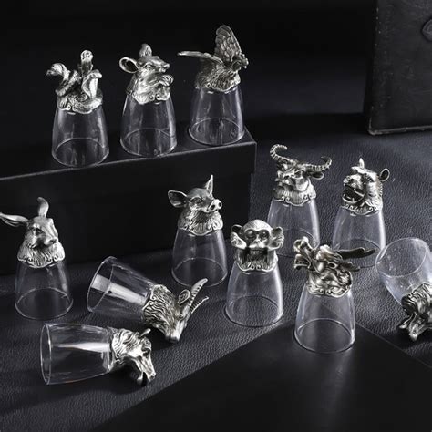 Fotografija čašica sa različitim vrstama rakije